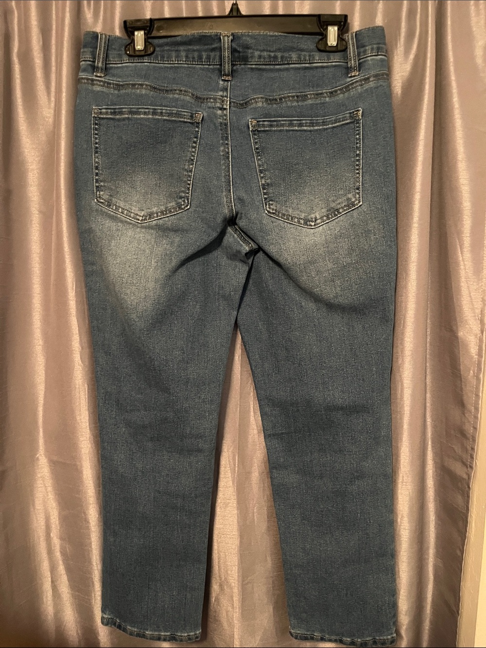 d. jeans Women's Medium Blue Cropped Slim Jeans - Picture 3 of 3
